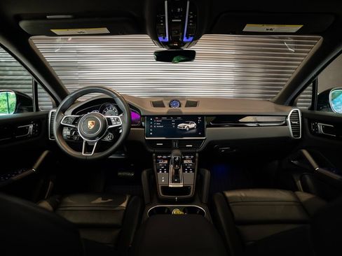 Certified 2023 Porsche Cayenne Coupe AWD/4WD image 24