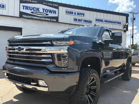 Used 2020 Chevrolet Silverado 2500 High Country w/ Technology Package AWD/4WD image 1