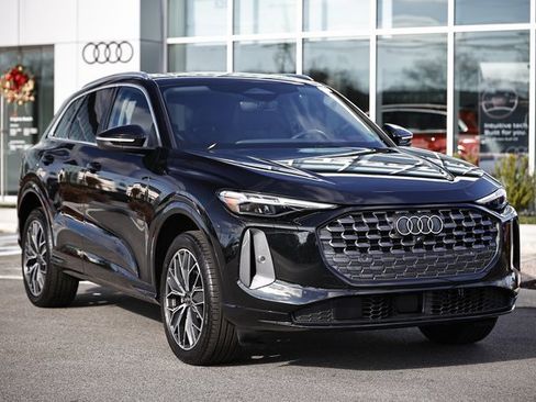 Certified 2025 Audi Q5 Premium Plus w/ Premium Plus image 2