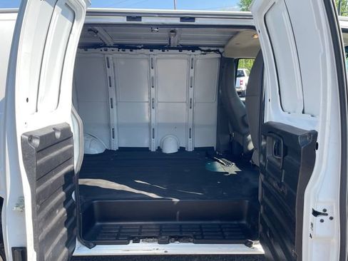 Used 2021 Chevrolet Express 2500 w/ Driver Convenience Package RWD image 11