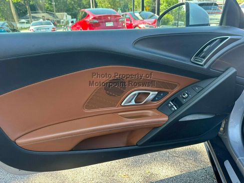 Used 2021 Audi R8 V10 w/ Premium Package RWD image 25