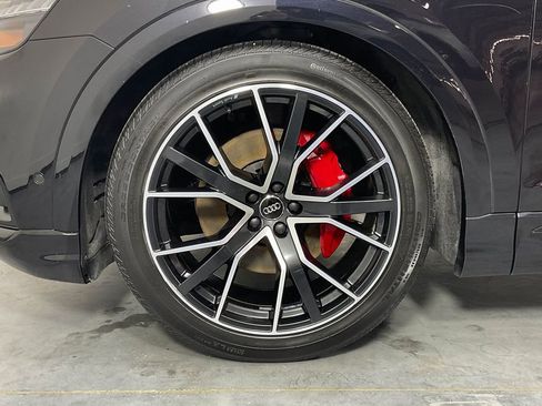 Used 2019 Audi Q8 Prestige AWD/4WD image 23