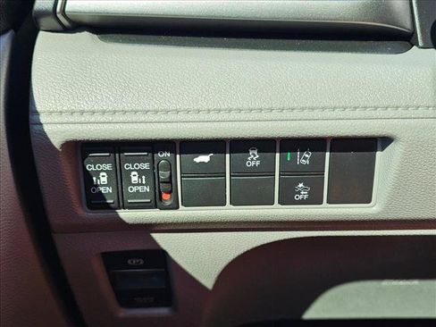 Used 2018 Honda Odyssey EX-L image 25