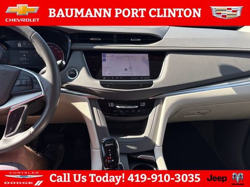 Used 2022 Cadillac XT5 Premium Luxury FWD image 17