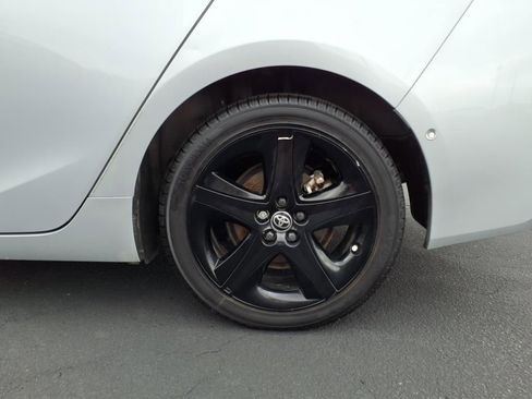 Used 2022 Toyota Prius XLE image 23