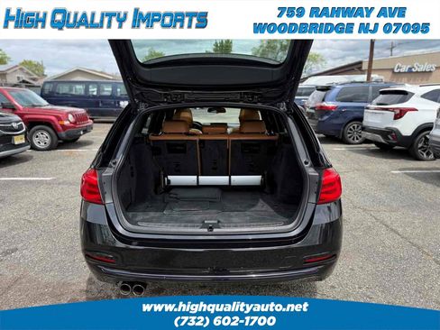 Used 2018 BMW 330i xDrive Wagon AWD/4WD image 18
