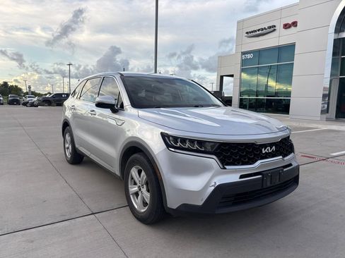 Used 2022 Kia Sorento LX FWD image 1