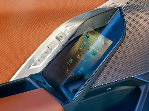 Used 2023 BMW 760i xDrive 760i xDrive w/ Executive Package image 23