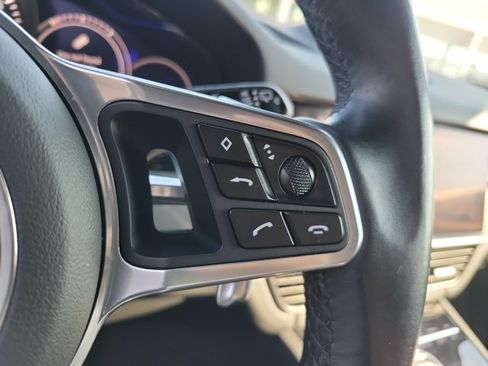 Certified 2023 Porsche Cayenne AWD/4WD image 32
