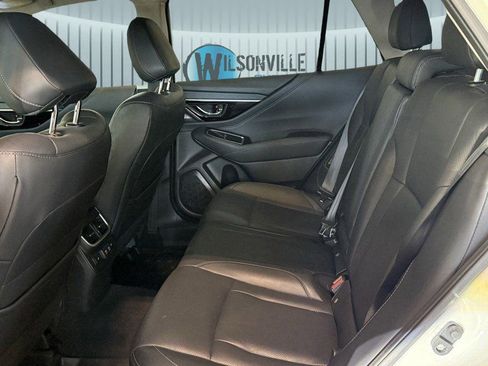 Used 2021 Subaru Outback Limited image 3