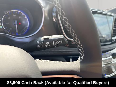 New 2026 Chrysler Pacifica Select FWD image 32