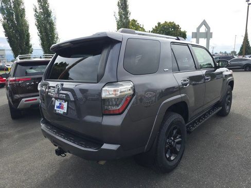 Used 2021 Toyota 4Runner SR5 Premium image 4