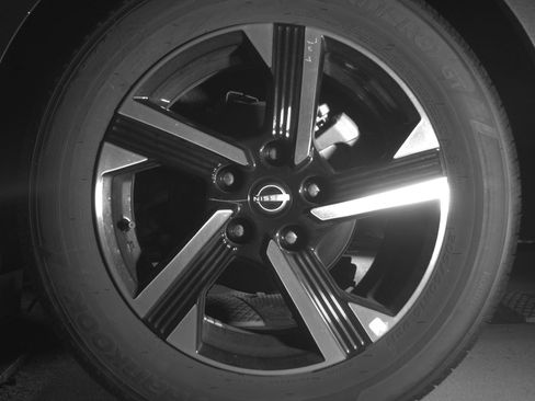 Used 2025 Nissan Sentra SV FWD image 14