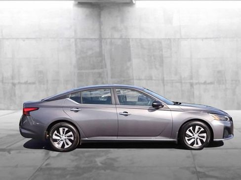 Certified 2024 Nissan Altima 2.5 S FWD image 5