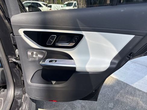 Used 2024 Mercedes-Benz GLC 300 4MATIC image 24