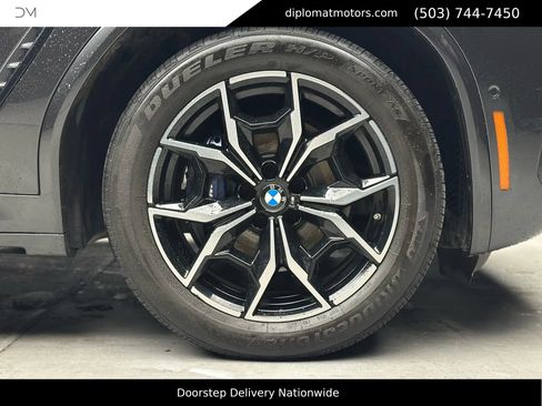 Used 2024 BMW X3 M40i w/ Premium Package image 43