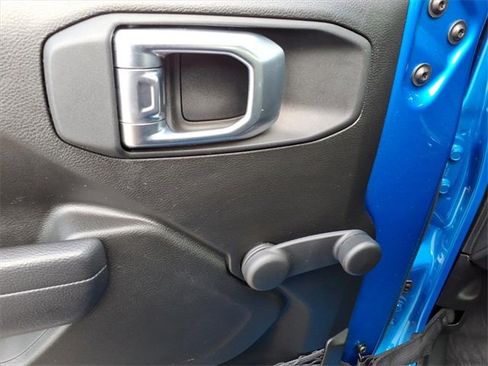 Used 2024 Jeep Gladiator Sport image 15