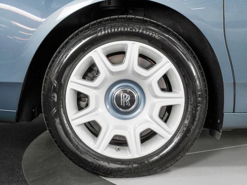 Used 2011 Rolls-Royce Ghost RWD image 21