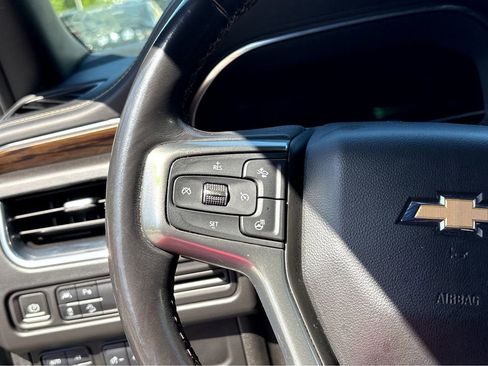 Used 2022 Chevrolet Suburban Premier AWD/4WD image 14