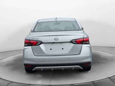 Used 2025 Nissan Versa SV FWD image 4