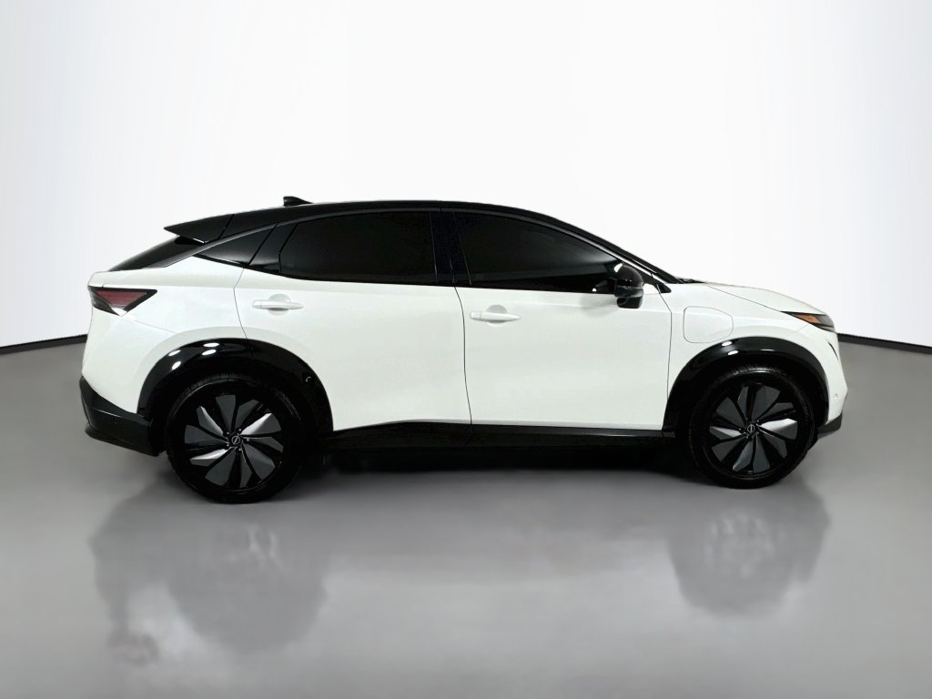 Used 2023 Nissan Ariya AWD/4WD image 9