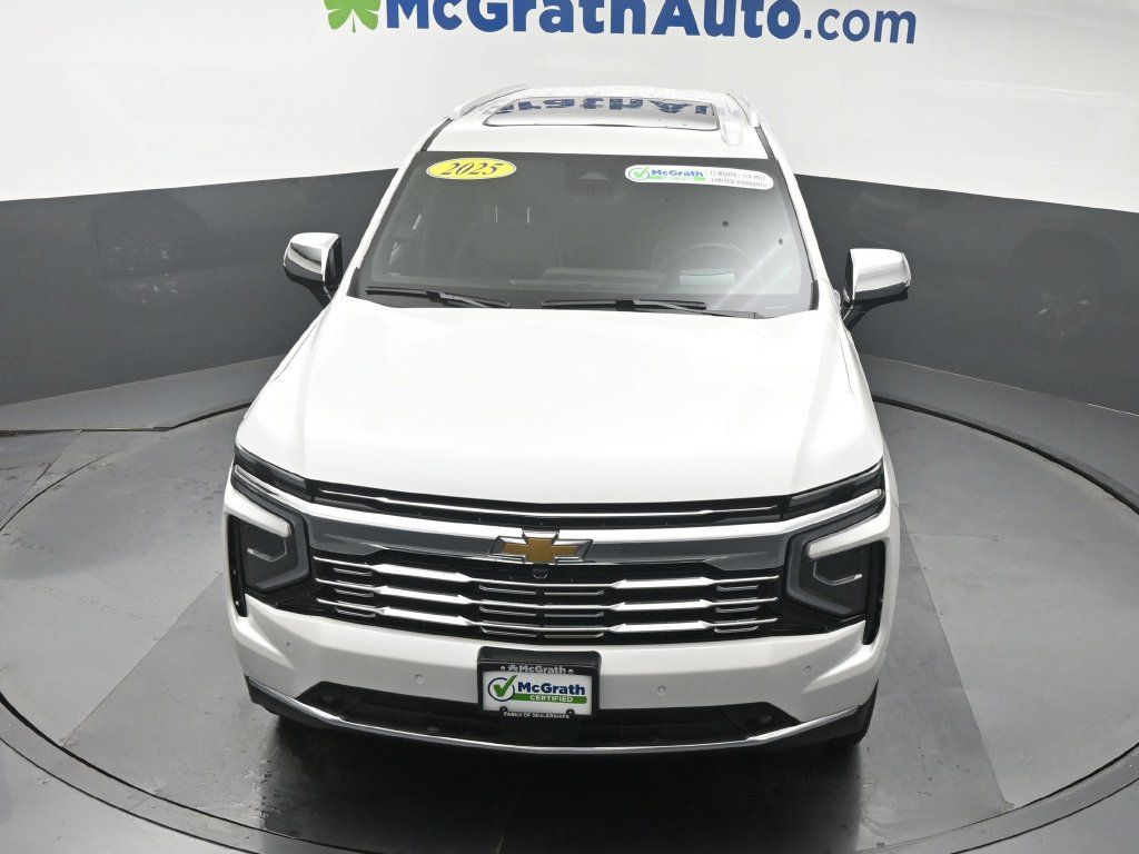 Used 2025 Chevrolet Suburban Premier AWD/4WD image 29