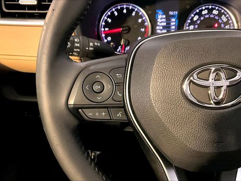 Used 2019 Toyota RAV4 XLE Premium AWD/4WD image 24