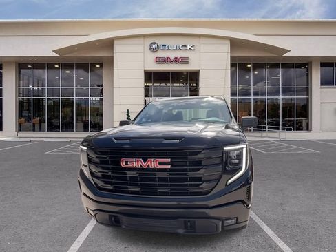 Used 2025 GMC Sierra 1500 Elevation AWD/4WD image 4