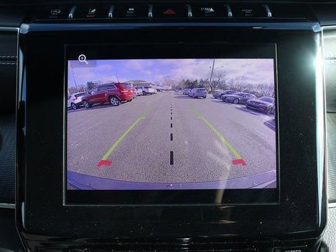 Used 2024 Jeep Grand Cherokee Laredo image 24