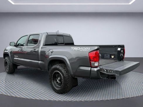 Used 2016 Toyota Tacoma TRD Sport w/ Premium & Technology Package AWD/4WD image 7