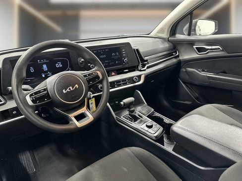 Used 2023 Kia Sportage LX FWD image 7