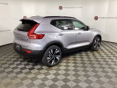 New 2026 Volvo XC40 B5 Ultra w/ Climate Package image 4