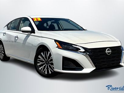 Used 2023 Nissan Altima 2.5 SV