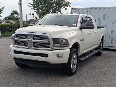 Used 2018 RAM 3500 Laramie w/ Sport Appearance Group AWD/4WD image 8