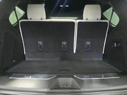 Used 2025 Cadillac Escalade V image 14