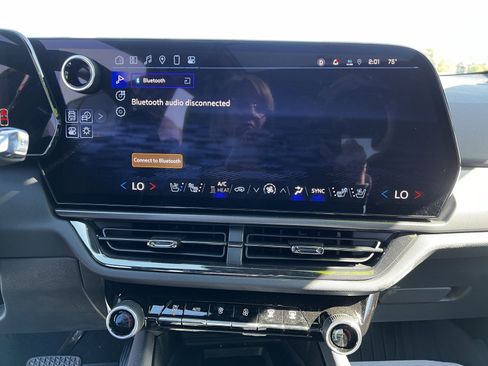 Used 2025 Chevrolet Equinox EV RS image 17