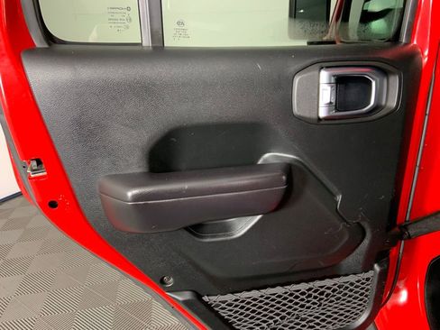 Used 2018 Jeep Wrangler Unlimited Sport S image 19