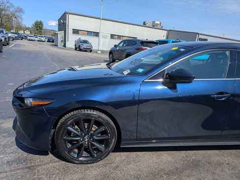 Used 2020 MAZDA MAZDA3 AWD Hatchback w/ Premium Pkg image 2
