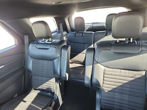 Used 2025 Ford Explorer ST-Line image 16