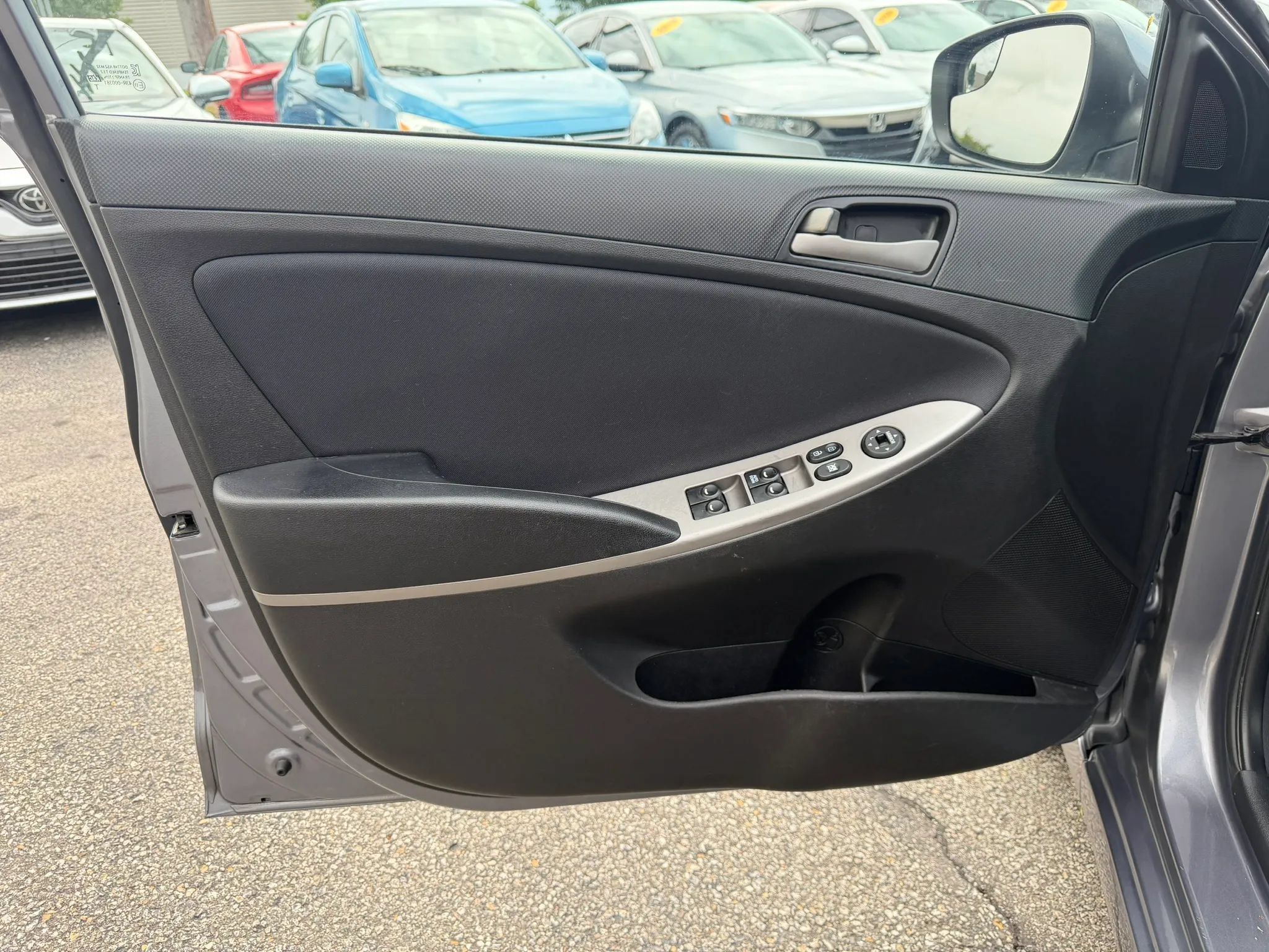 Used 2017 Hyundai Accent SE FWD image 16