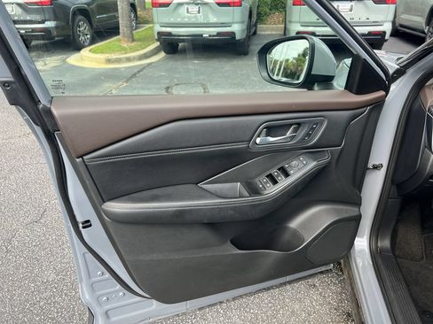 Used 2023 Nissan Rogue SL w/ SL Premium Package AWD/4WD image 14