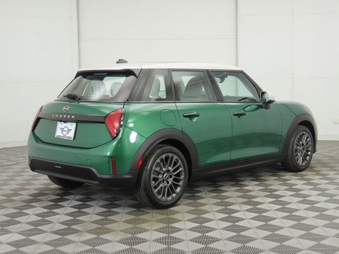 Used 2025 MINI Cooper 4-Door Hardtop image 6