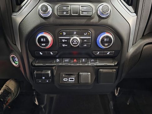 Used 2022 GMC Sierra 1500 SLT image 23