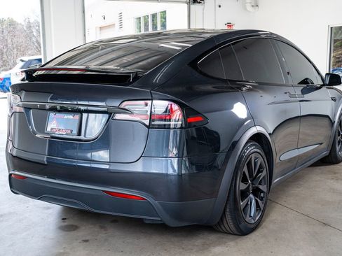 Used 2024 Tesla Model X image 6