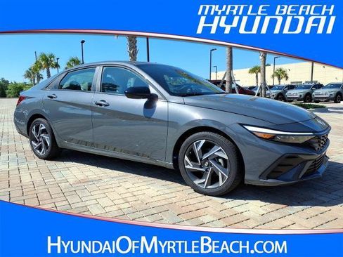 Certified 2025 Hyundai Elantra Sport FWD image 1