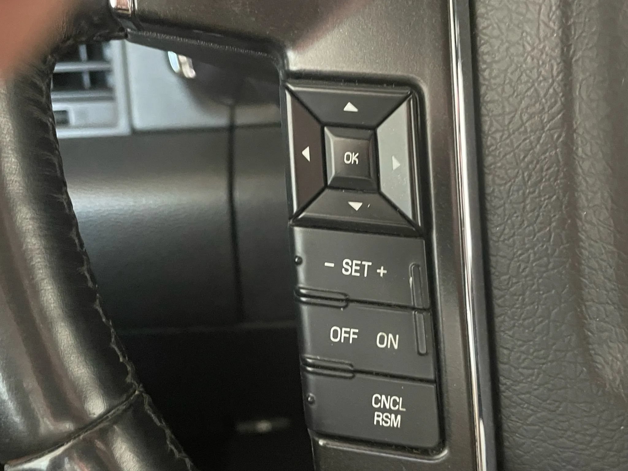 Used 2015 Lincoln Navigator 2WD image 12