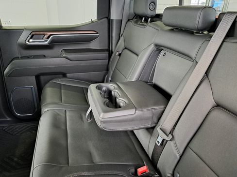 Used 2024 Chevrolet Silverado 1500 LT Trail Boss w/ Convenience Package II image 30