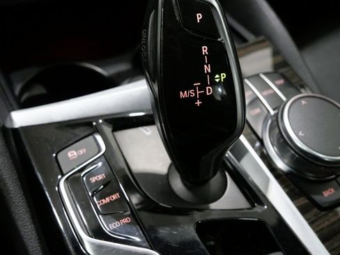 Used 2018 BMW 530i xDrive 530i xDrive image 24