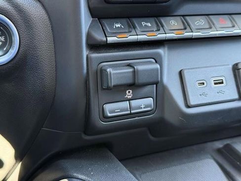 Used 2020 Chevrolet Silverado 1500 High Country w/ Technology Package image 30