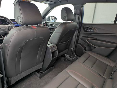 Used 2024 Chevrolet Trax RS FWD image 19